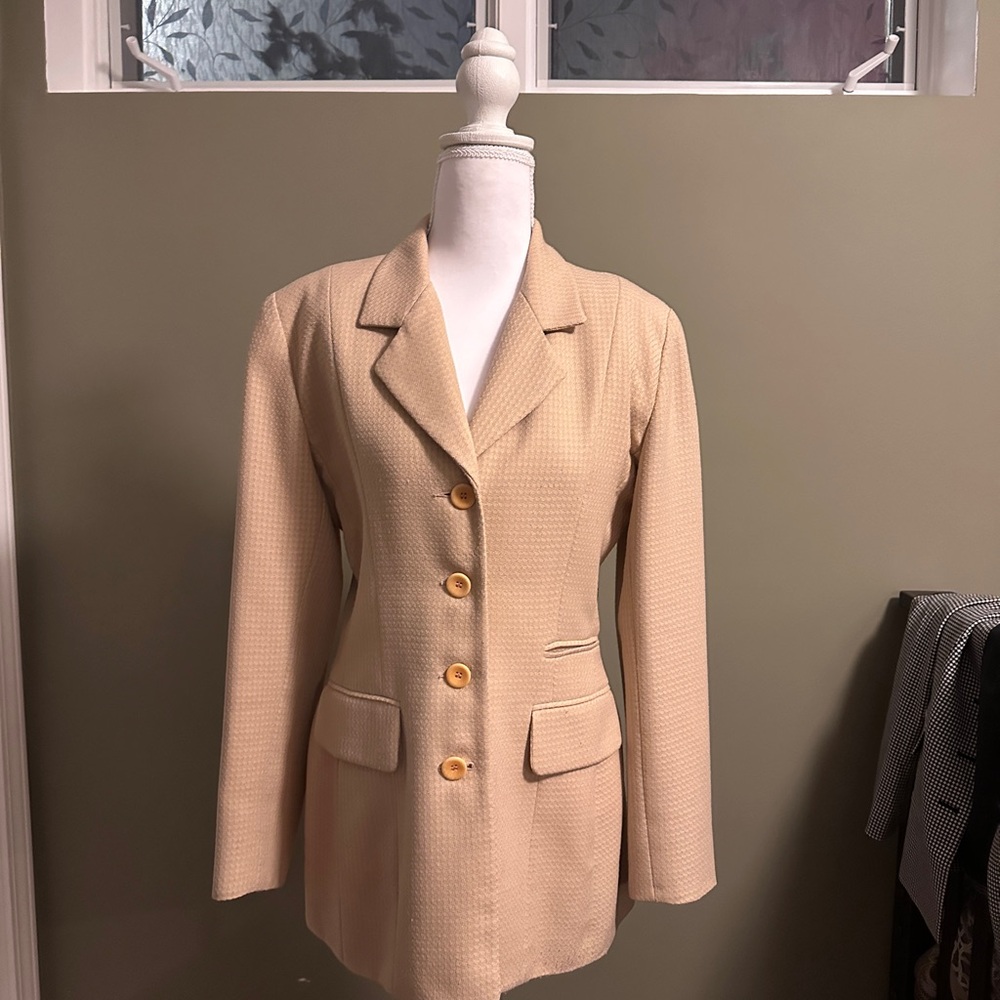 Chic Beige Women's Blazer